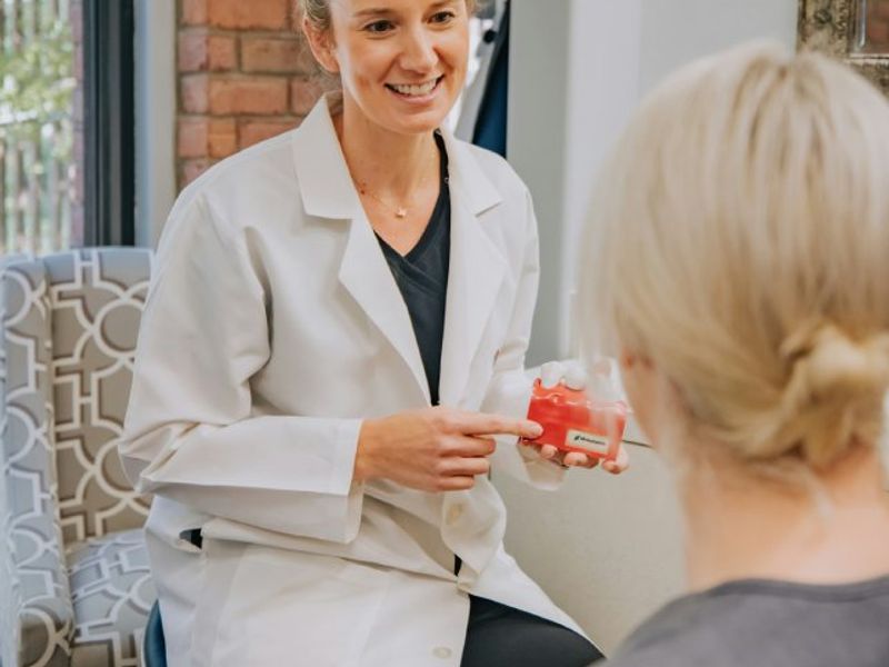 Scene illustrating a German-language abdominal surgical ward communicating with patients conversation