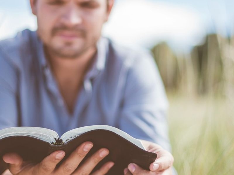 Explaining the Bible - salvation through Jesus Christ: What the Bible is - Japanese lesson