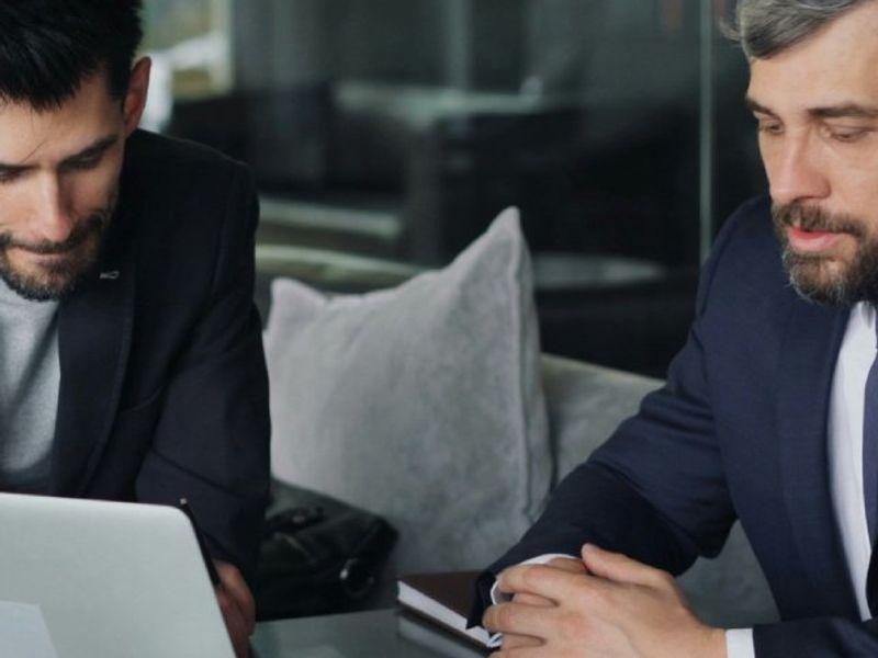 Morning meeting with the boss: Critical updates and news - Japanese lesson