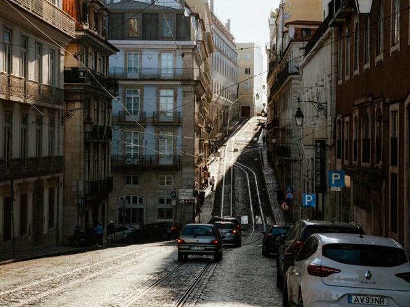 Traveling between Porto and Lisbon: Taking the train - Portuguese lesson