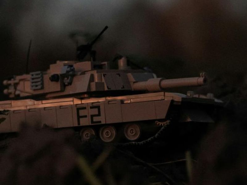 In a warzone: Calling out enemy positions - French lesson